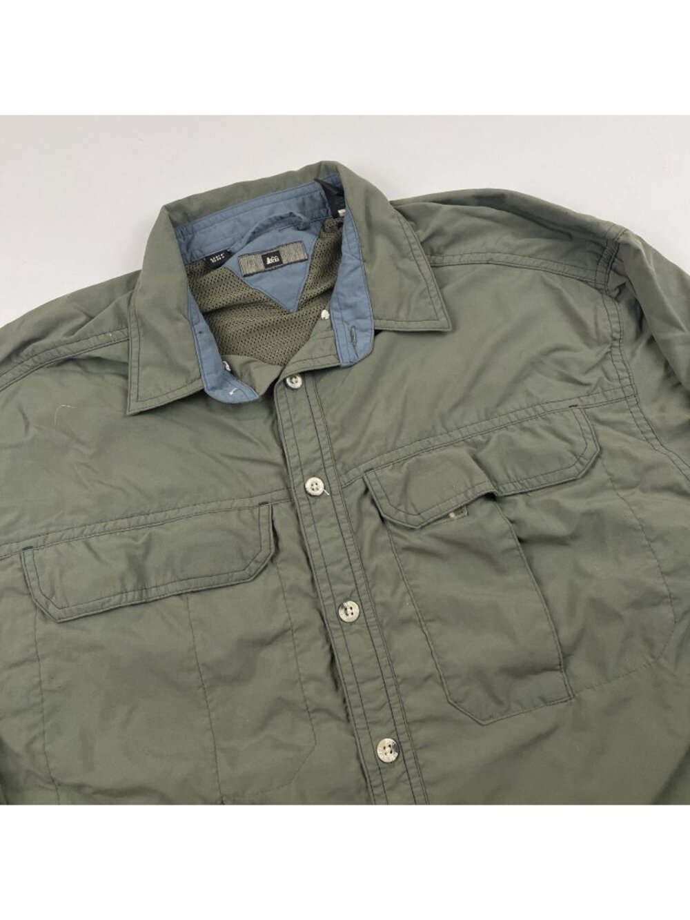 REI UPF 50+ Button Up Shirt Men’s M Nylon Vented Fishing Hiking Pockets Green
